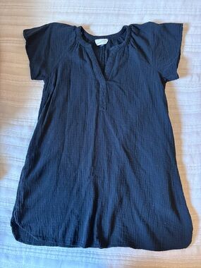 Universal Thread Black Short-Sleeve Midi Dress